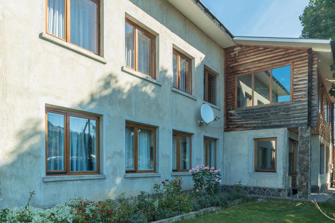 Старе Подвір'Я Verkhovyna Exterior foto
